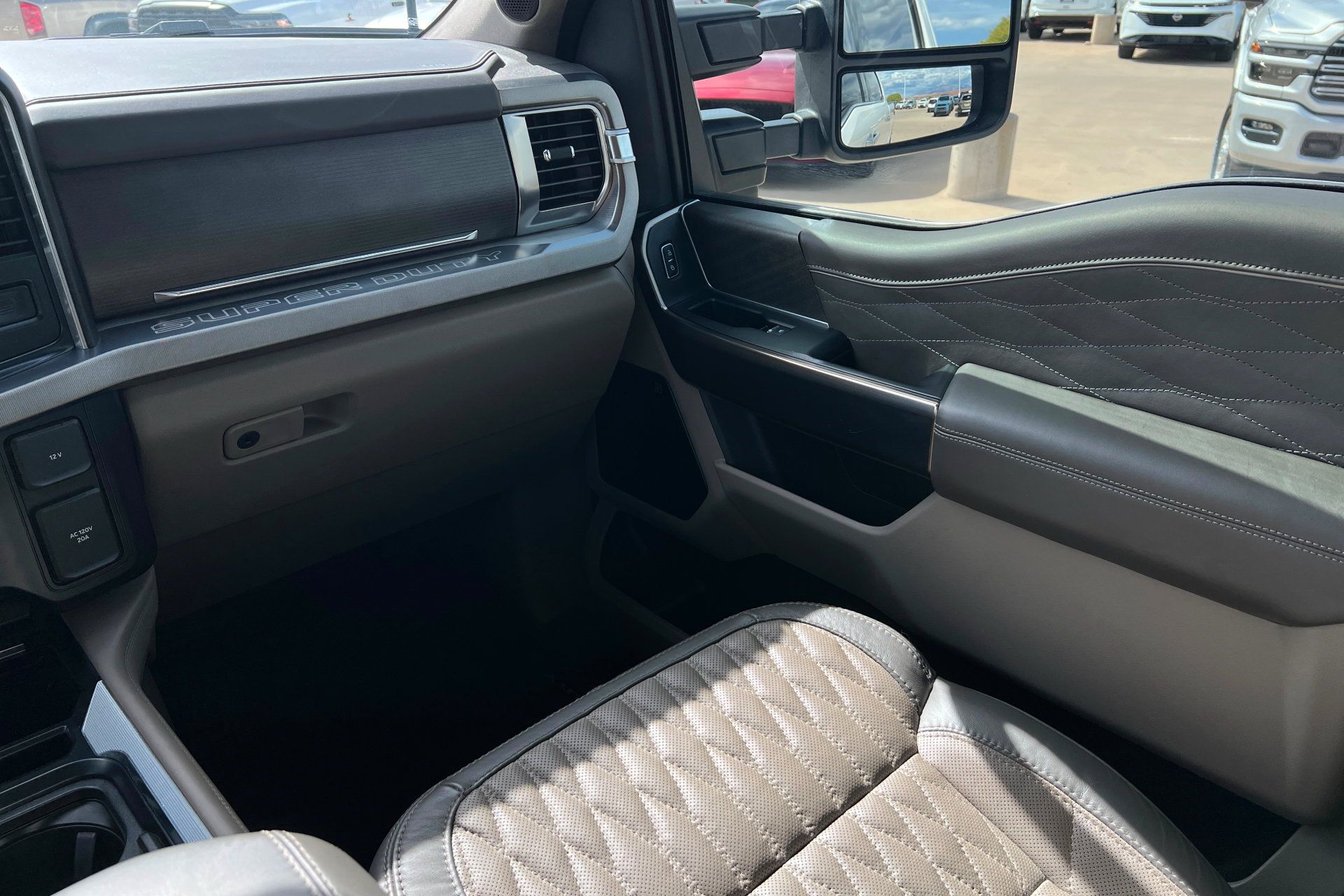 Used 2026 Ford F350 Platinum w/ Platinum Plus Package AWD/4WD image 10