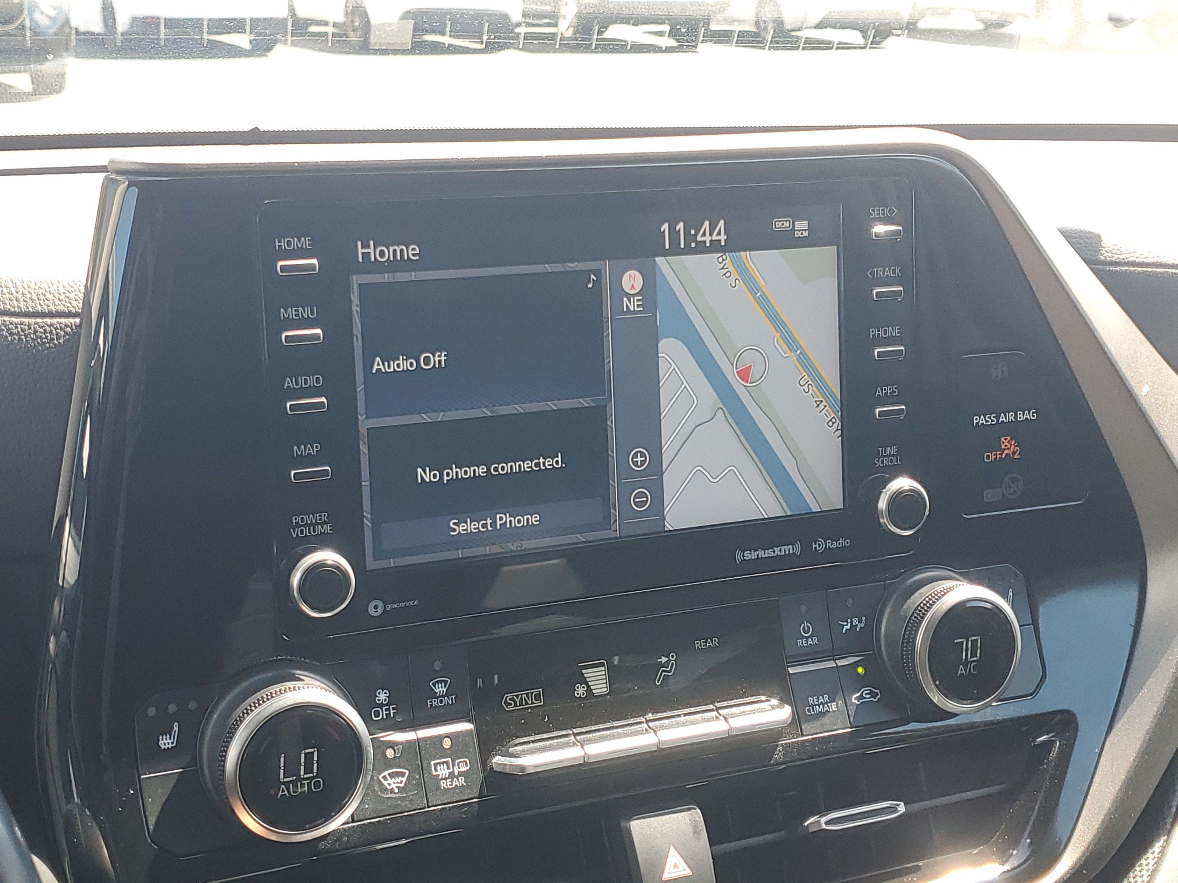 Certified 2021 Toyota Highlander XLE AWD/4WD image 30