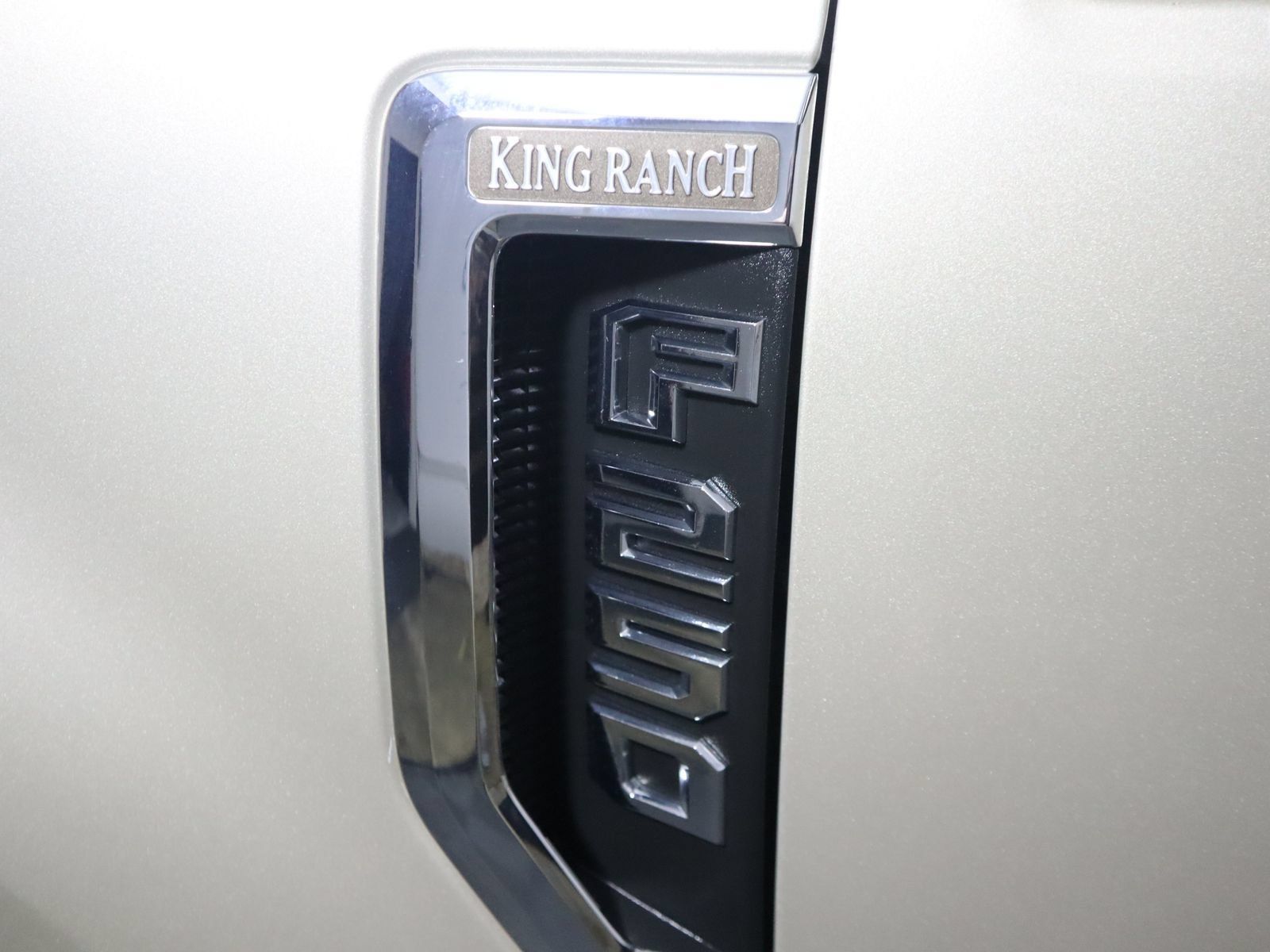 Used 2017 Ford F250 King Ranch w/ Chrome Package AWD/4WD image 18