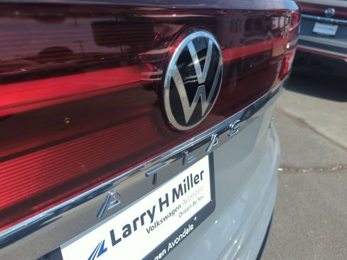New 2026 Volkswagen Atlas Cross Sport SEL Premium R-Line AWD/4WD image 23
