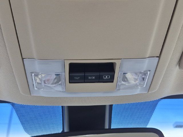 Used 2013 Lincoln MKS FWD image 20