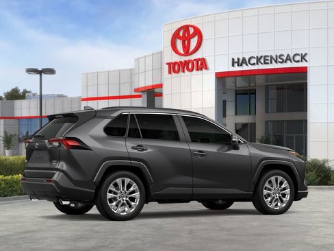 Used 2025 Toyota RAV4 XLE Premium image 11