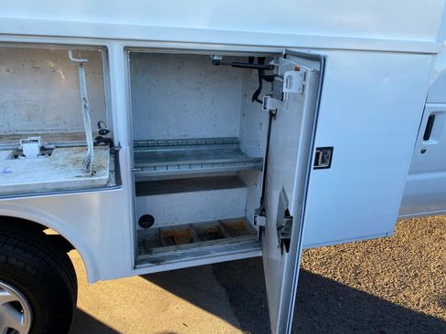 Used 2016 Ford E-350 and Econoline 350 Super Duty image 48