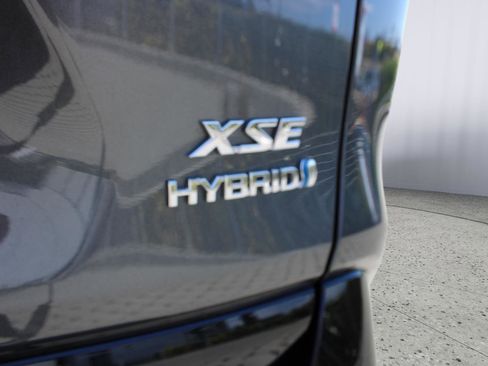 Used 2020 Toyota RAV4 XSE AWD/4WD image 12
