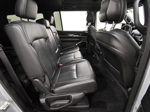 Used 2024 Jeep Wagoneer 4WD w/ Premium Group I image 18
