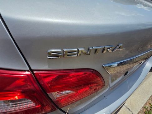 Used 2019 Nissan Sentra SV FWD image 6