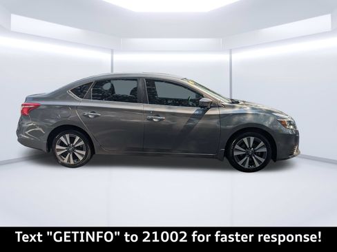Used 2019 Nissan Sentra SV w/ Special Edition Package FWD image 3