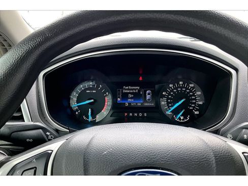 Used 2016 Ford Fusion SE image 18