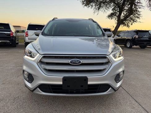 Used 2019 Ford Escape SEL image 2