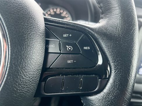 Used 2020 Jeep Renegade Altitude image 24