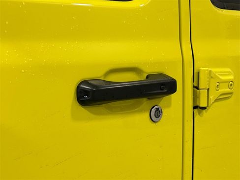Used 2024 Jeep Wrangler Unlimited image 13