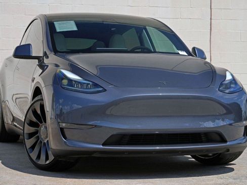 Used 2023 Tesla Model Y Performance AWD/4WD image 2