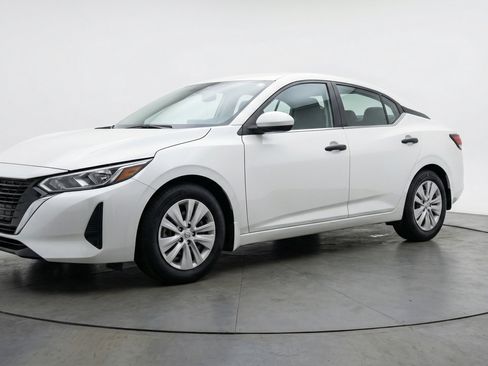 Used 2025 Nissan Sentra S FWD image 3