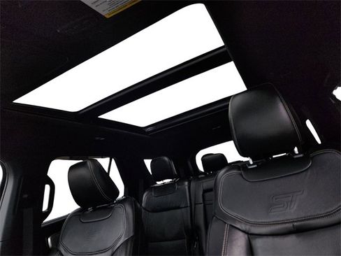 Used 2020 Ford Explorer ST w/ ST Street Pack image 18