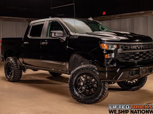 Used 2025 Chevrolet Silverado 1500 Custom Trail Boss w/ Dark Appearance Package image 1