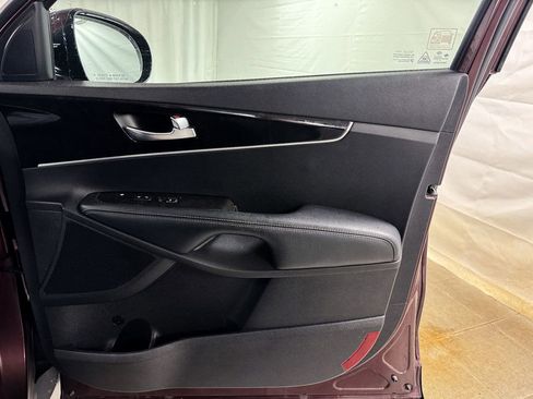 Used 2017 Kia Sorento LX image 17