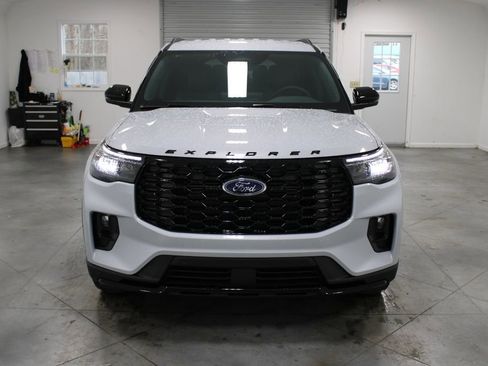 New 2026 Ford Explorer ST-Line image 2