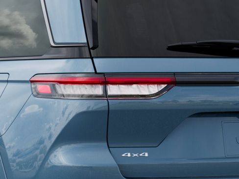 New 2026 Jeep Grand Cherokee Limited Reserve image 23