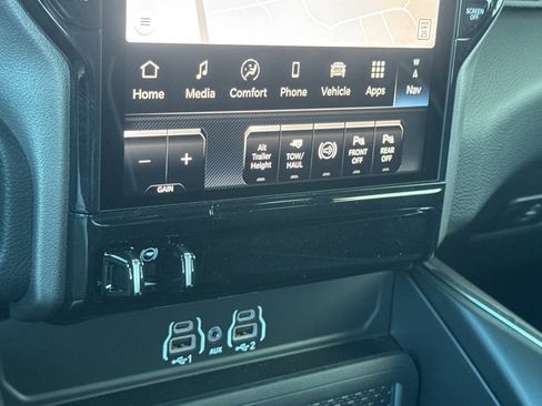 New 2026 RAM 3500 Laramie AWD/4WD image 19