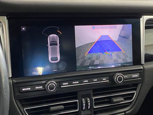 Used 2020 Porsche Macan image 25