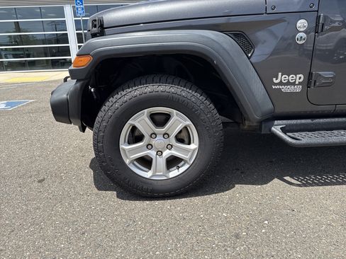 Used 2020 Jeep Wrangler Unlimited Sport S AWD/4WD image 9