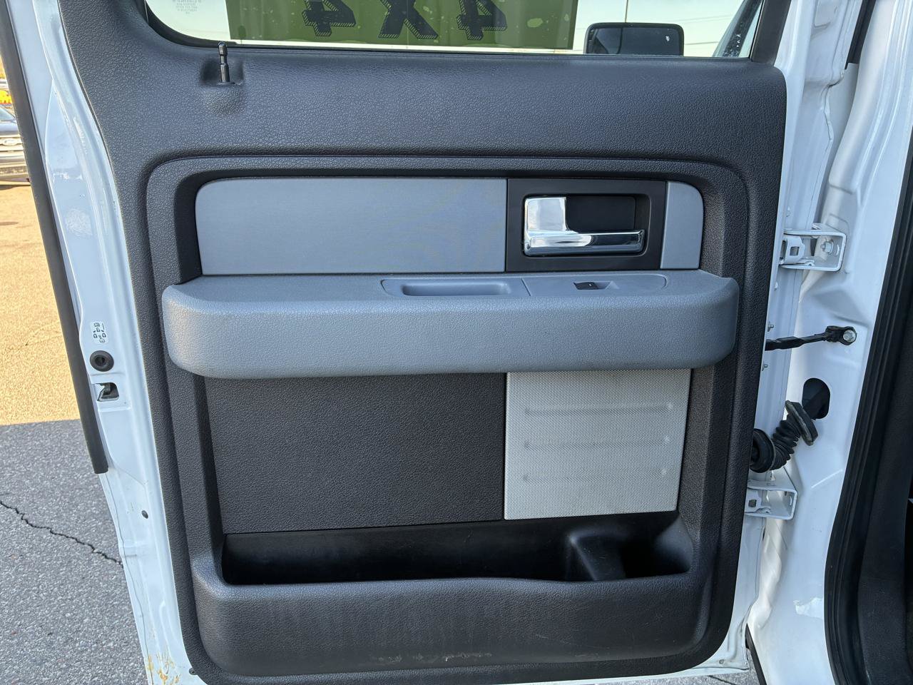 Used 2012 Ford F150 XLT AWD/4WD image 10
