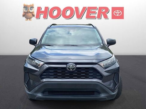 Used 2019 Toyota RAV4 LE FWD image 8