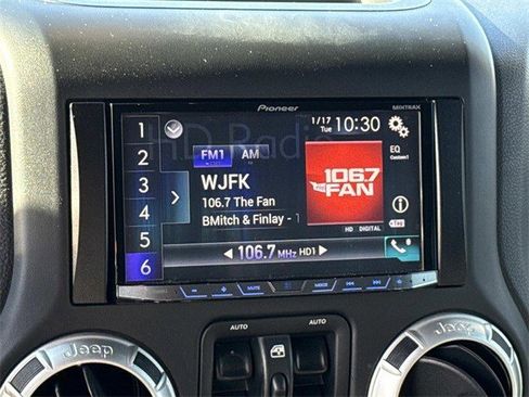 Used 2013 Jeep Wrangler Unlimited Rubicon w/ Dual Top Group image 19