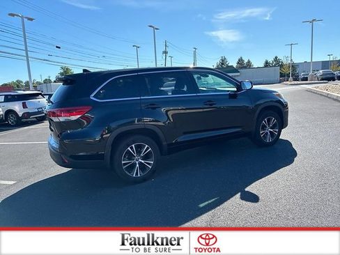 Certified 2018 Toyota Highlander Plus AWD/4WD image 8