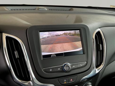 Used 2023 Chevrolet Equinox LT FWD image 14