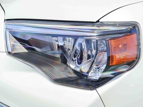 Used 2023 Toyota 4Runner Limited AWD/4WD image 26