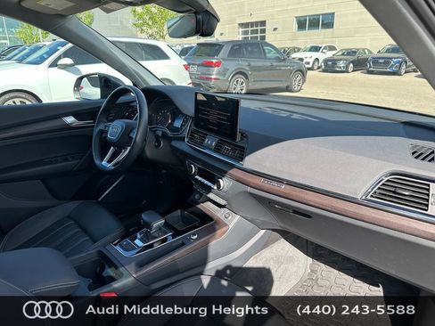 Used 2023 Audi Q5 2.0T Premium w/ Convenience Package AWD/4WD image 18
