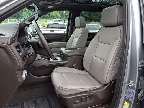 Used 2023 GMC Yukon XL SLT w/ SLT Luxury Package AWD/4WD image 15
