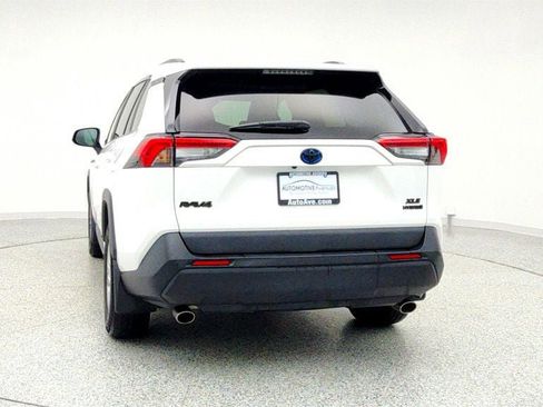 Used 2020 Toyota RAV4 XLE w/ XLE Grade Weather Package image 6