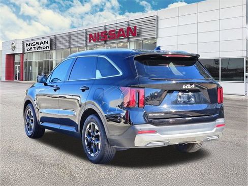 Used 2024 Kia Sorento S image 6