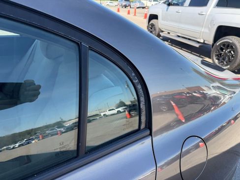 Used 2011 Honda Civic LX image 28