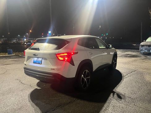 Used 2024 Chevrolet Trax RS w/ Driver Confidence Package image 3