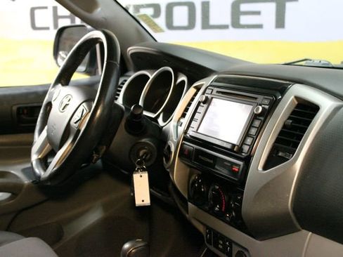 Used 2015 Toyota Tacoma 4x4 Double Cab image 10