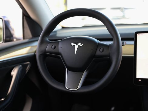 Used 2023 Tesla Model Y Long Range AWD/4WD image 36