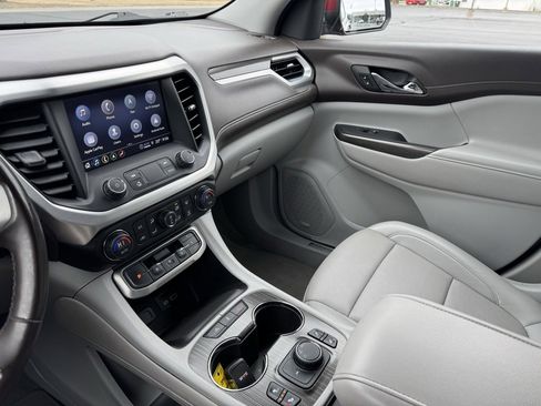Used 2023 GMC Acadia SLT image 13