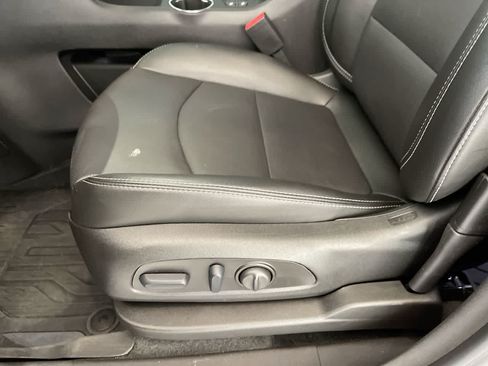 Used 2024 GMC Terrain SLT w/ Tech Package AWD/4WD image 12