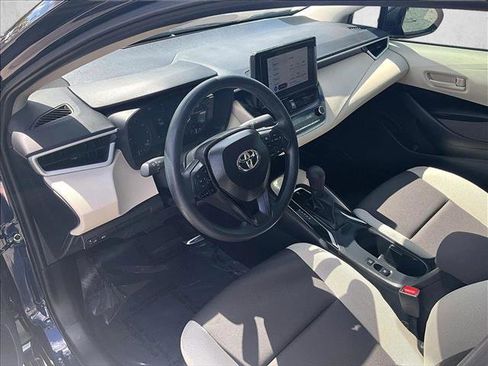 Used 2025 Toyota Corolla LE image 14