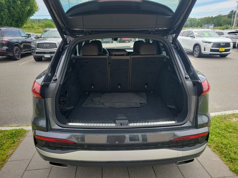 Used 2025 Audi Q5 Premium w/ Convenience Package AWD/4WD image 16