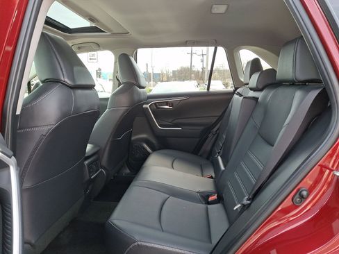 Used 2023 Toyota RAV4 XLE Premium image 10