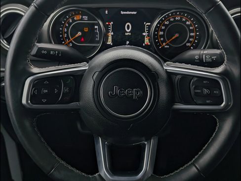 Used 2023 Jeep Wrangler Unlimited Sahara w/ Cold Weather Group AWD/4WD image 28