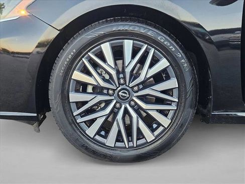 Used 2024 Nissan Altima 2.5 SV image 22