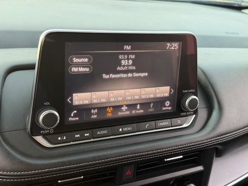 Certified 2025 Nissan Rogue SV FWD image 19