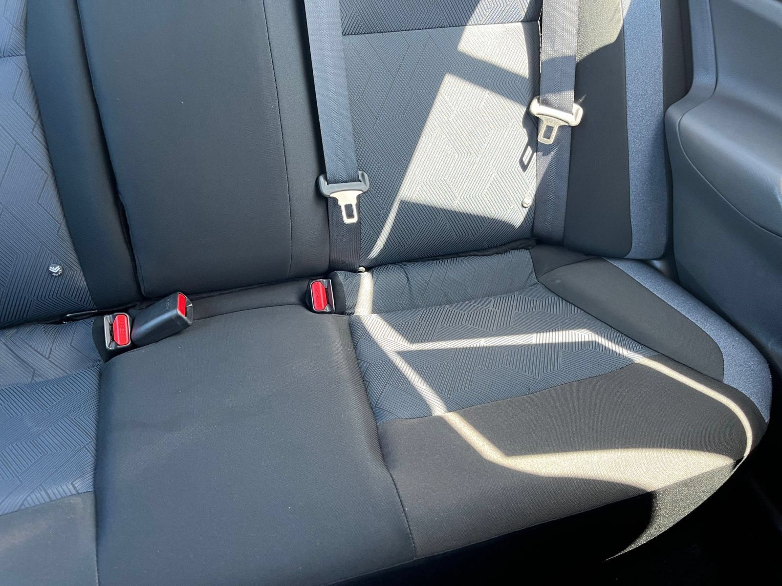 Used 2025 Nissan Versa SV FWD image 36