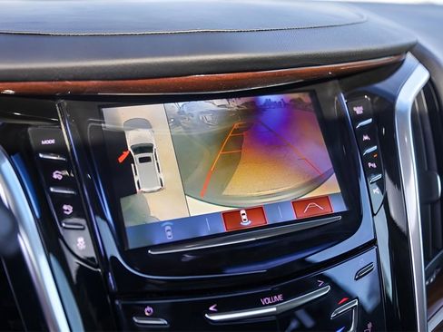 Used 2019 Cadillac Escalade Luxury image 16