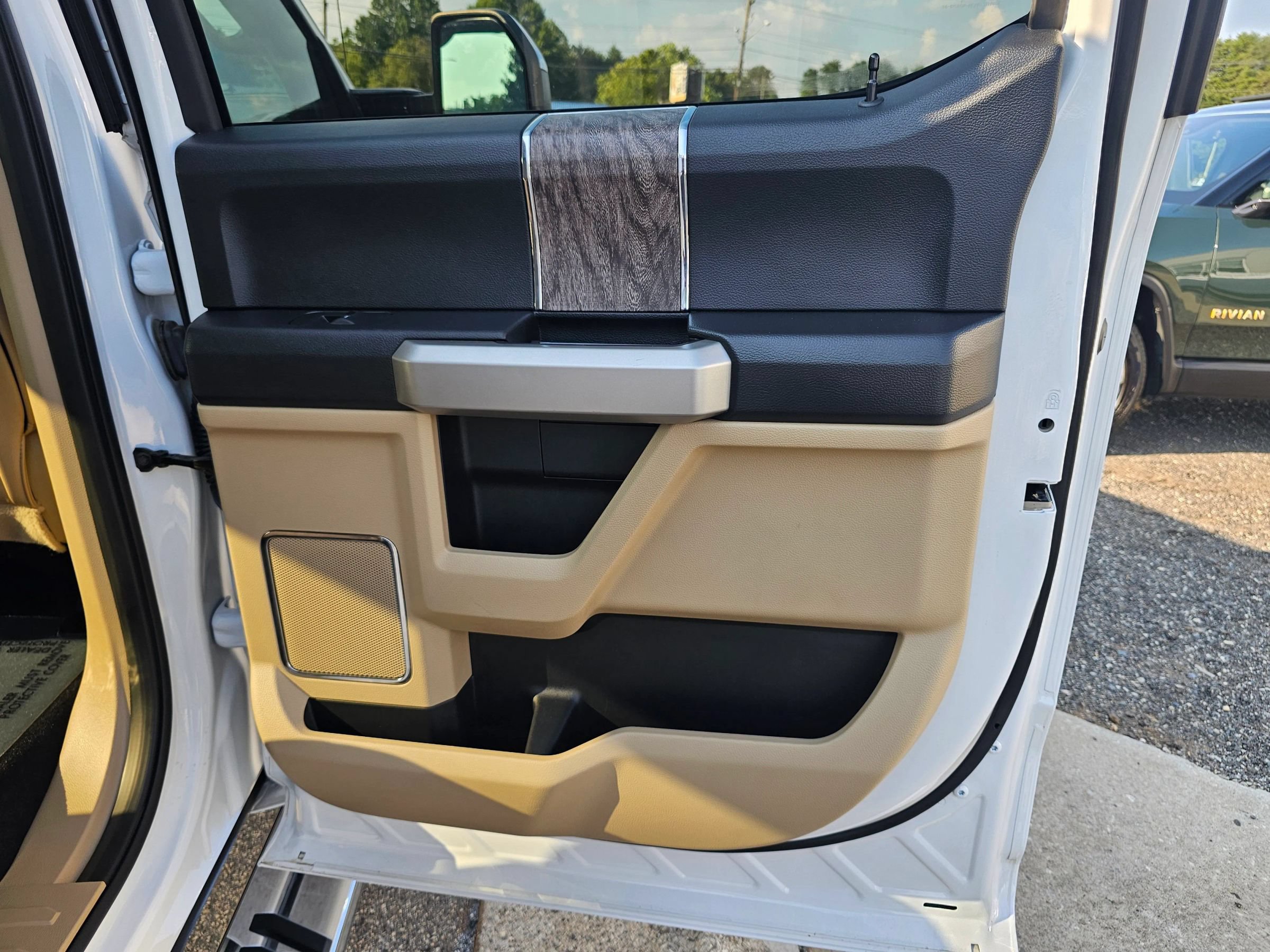 Used 2019 Ford F250 Lariat w/ Chrome Package AWD/4WD image 26